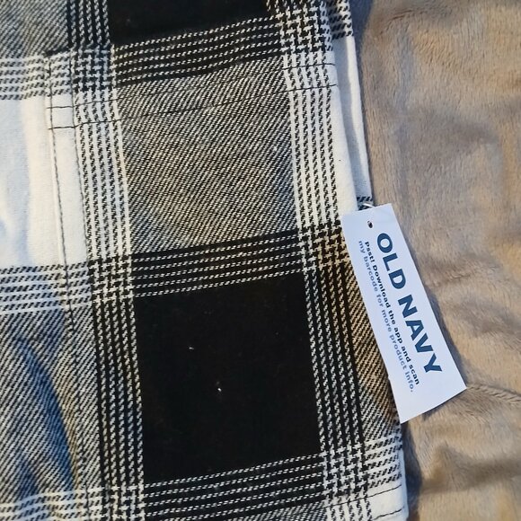 Old Navy Women's Black White Plaid Flannel Button Down Boyfriend Shirt - Picture 3 of 9